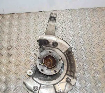 BMW 6 F06 Gran coupe Front wheel hub