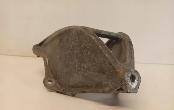 Audi A5 Engine mounting bracket 8W0199307F