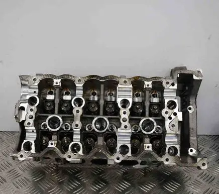Mercedes-Benz GLK (X204) Engine head 