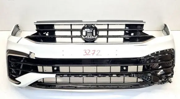 Volkswagen Tiguan Front bumper 5NA807221D