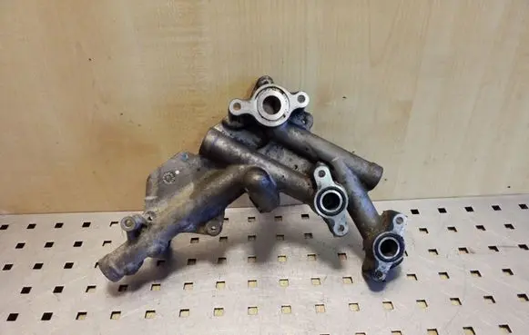Toyota Avensis T250 Other engine bay part