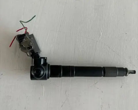 Toyota Hilux VIII Fuel injector 236700E070 2367009460
