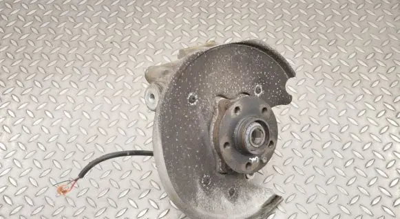 Rear wheel hub