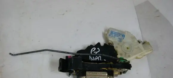 Subaru Impreza II Front door lock