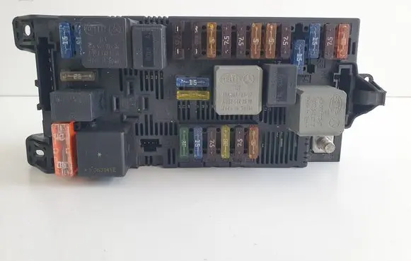 Mercedes-Benz E W211 Fuse module 2115457301