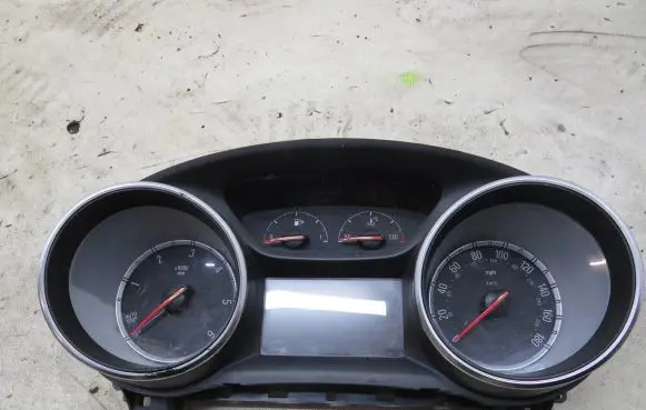 Opel Insignia B Speedometer (instrument cluster) 39113829