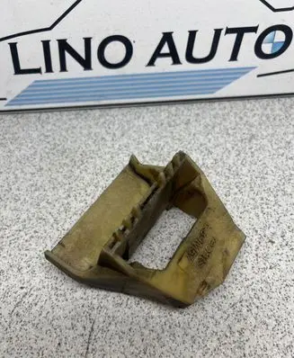 BMW 5 E39 Radiator mount bracket 2247894