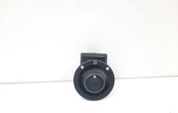 Wing mirror switch