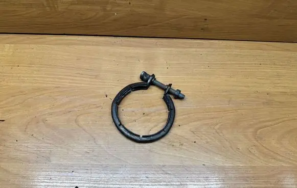 BMW 5 F10 F11 Muffler pipe connector clamp 8512137 83121P7
