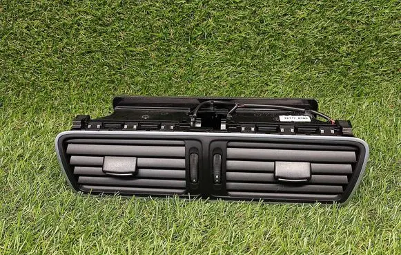 Volkswagen PASSAT CC Dash center air vent grill 3AC819728A 25062012