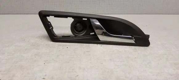 Skoda Octavia Mk2 (1Z) Front door interior handle 1Z0837248