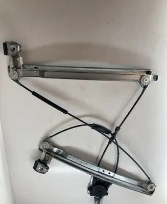 Smart ForFour I Front window lifting mechanism without motor