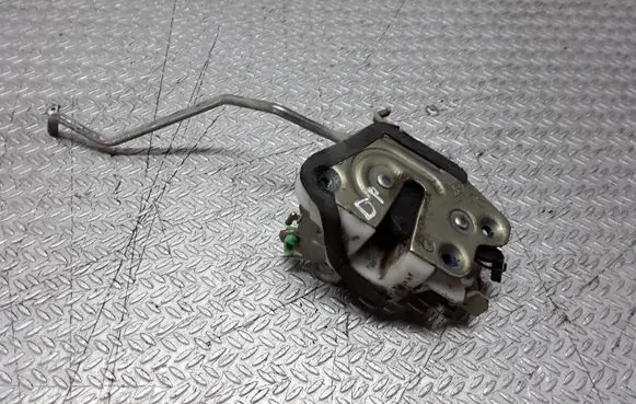 Mitsubishi Pajero Front door lock 
