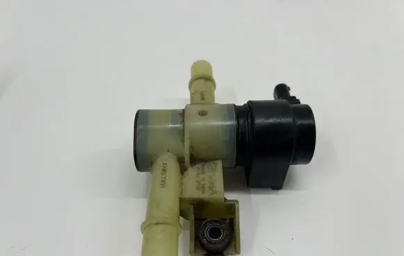 Skoda Superb B8 (3V) Fuel pressure regulator 5QF201549A 588000000 30202100158B