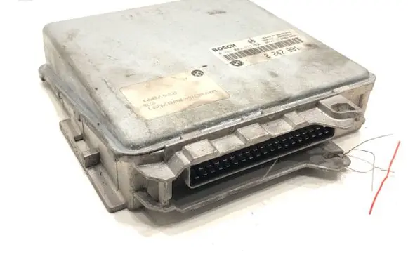 BMW 5 E39 Engine control unit/module ECU 2247891