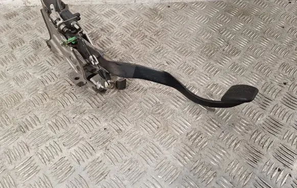 Clutch pedal