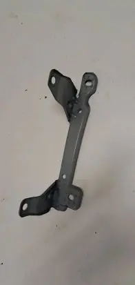Mercedes-Benz E W211 Fender mounting bracket
