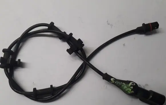 Jaguar S-Type ABS brake wheel speed sensor 25072150354