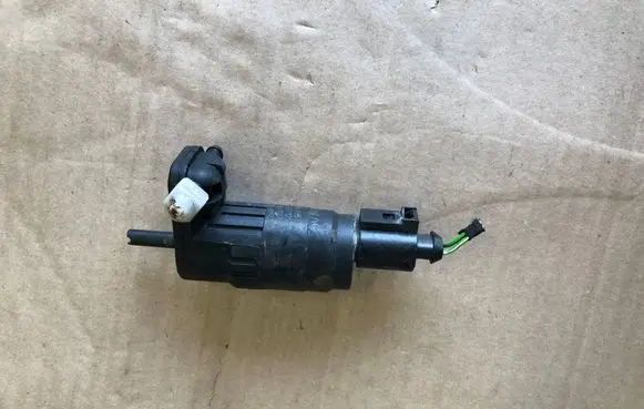 Volkswagen Polo V 6R Windscreen/windshield washer pump 1K6955651 SG712V 612019054
