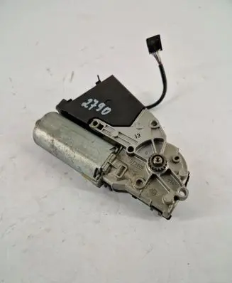 Volkswagen Touareg I Sunroof motor/actuator 8D0959591C