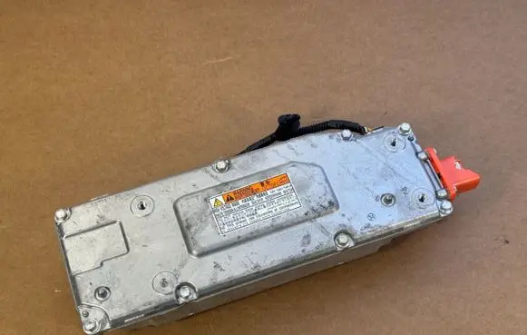 Toyota RAV 4 (XA40) Voltage converter inverter G9270-42060