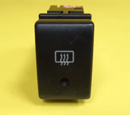 Suzuki Wagon R+ Windscreen/window heater switch