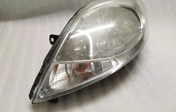 Opel Vivaro Headlight/headlamp 93859829