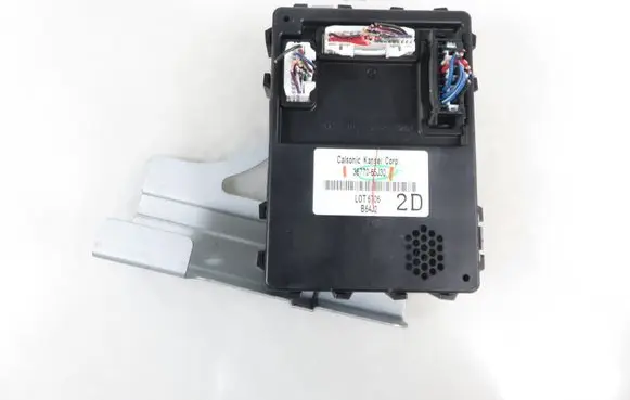 Suzuki Grand Vitara II Central body control module 3677065J30