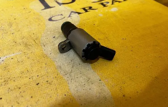 Ford Escape IV Camshaft position sensor H6BG6L618AB