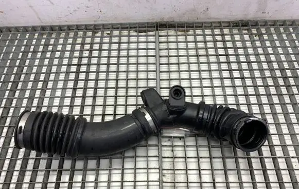 Jeep Grand Cherokee Air intake hose/pipe 68088275AB