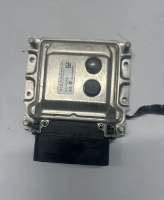KIA Sportage Engine control unit/module ECU 0281035845 296102U500 9001C000000