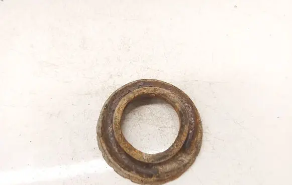 Toyota RAV 4 (XA30) Front coil spring rubber mount