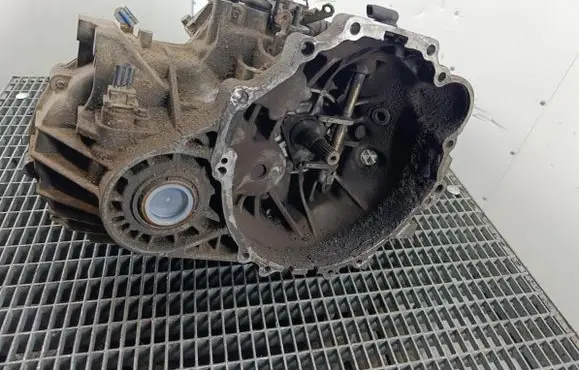 Hyundai Santa Fe Manual 5 speed gearbox 
