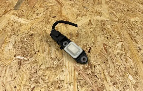 Mercedes-Benz SLK R171 Airbag deployment crash/impact sensor 0038212851 204544031