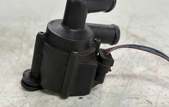 Volkswagen PASSAT B6 Electric auxiliary coolant/water pump 5N0965561