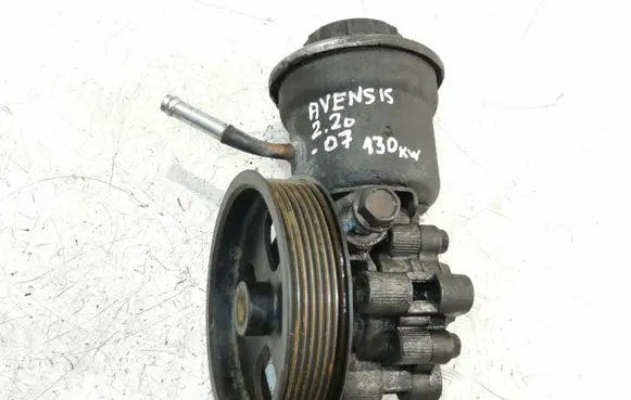 Toyota Avensis T250 Power steering pump