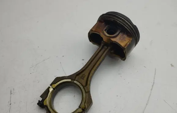 Lexus GS 300 350 430 450H Piston with connecting rod 31080