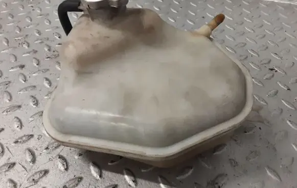 KIA Ceed Coolant expansion tank/reservoir 25430A2600