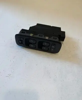 Volvo V70 Electric window control switch 8682949