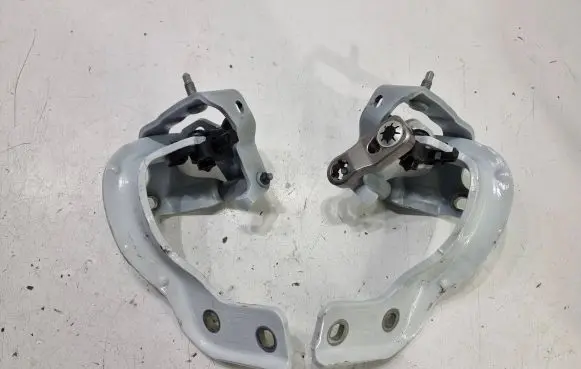 Audi Q5 SQ5 Tailgate/trunk/boot hinge 8R0827299A 8R0827300A
