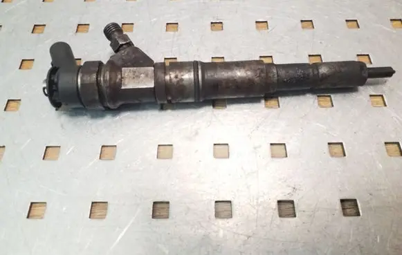 BMW 5 E60 E61 Fuel injector 0445110212 7794652