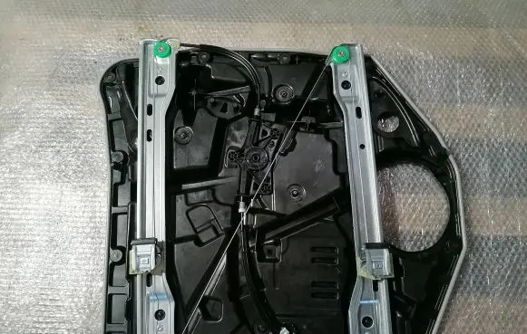 Mercedes-Benz Vito Viano W447 Front door electric window regulator A4477204000