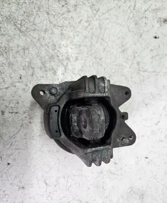 Porsche Macan (95B) Engine mount bracket