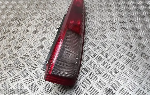 Nissan X-Trail T30 Rear/tail lights b46r