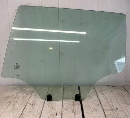 Peugeot 2008 I Rear door window glass E643R-00048