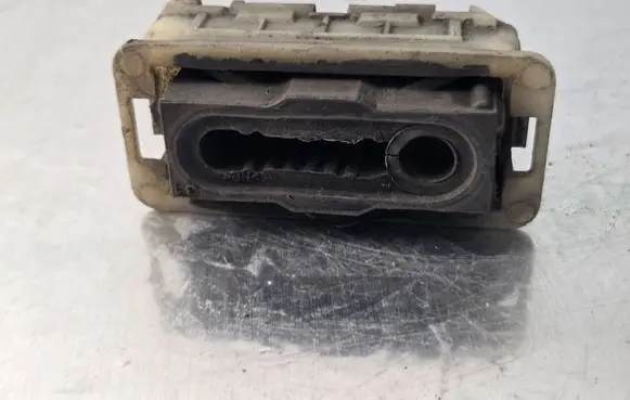 Peugeot 308 Radiator mount bracket ESF1002500