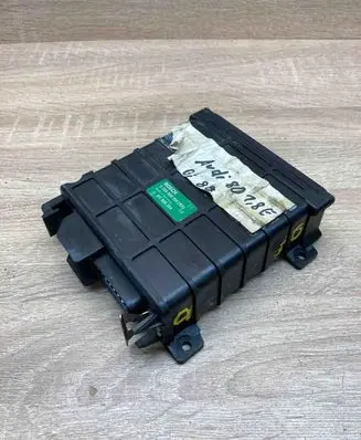 Volkswagen Golf III Engine control unit/module ECU 811906264 0280800104