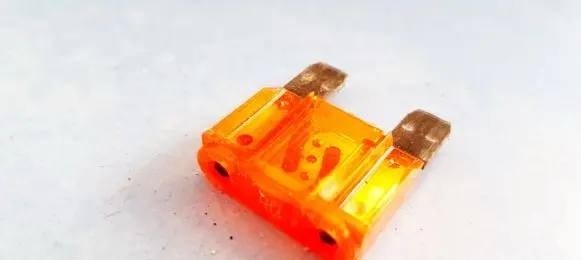 Volkswagen Golf IV Fuse D3902 32V