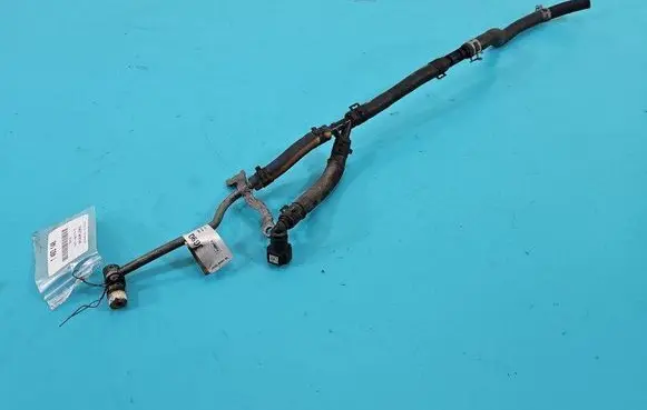 Engine coolant pipe/hose