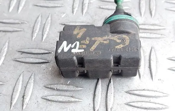 Volkswagen Golf IV Headlight level adjustment motor 